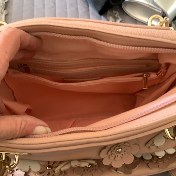 New light pink purse never used - Picture 3 of 4